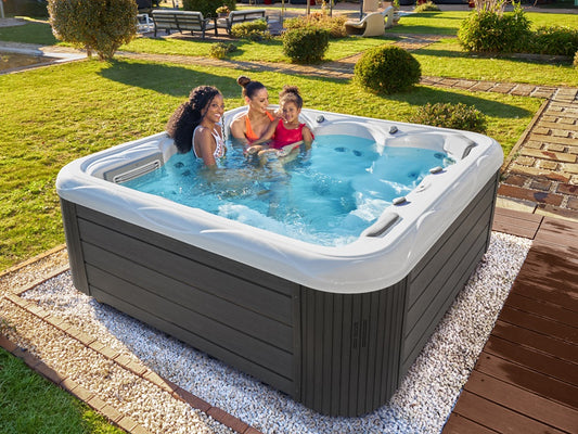 Garden tips for Buenospa hot tub owners