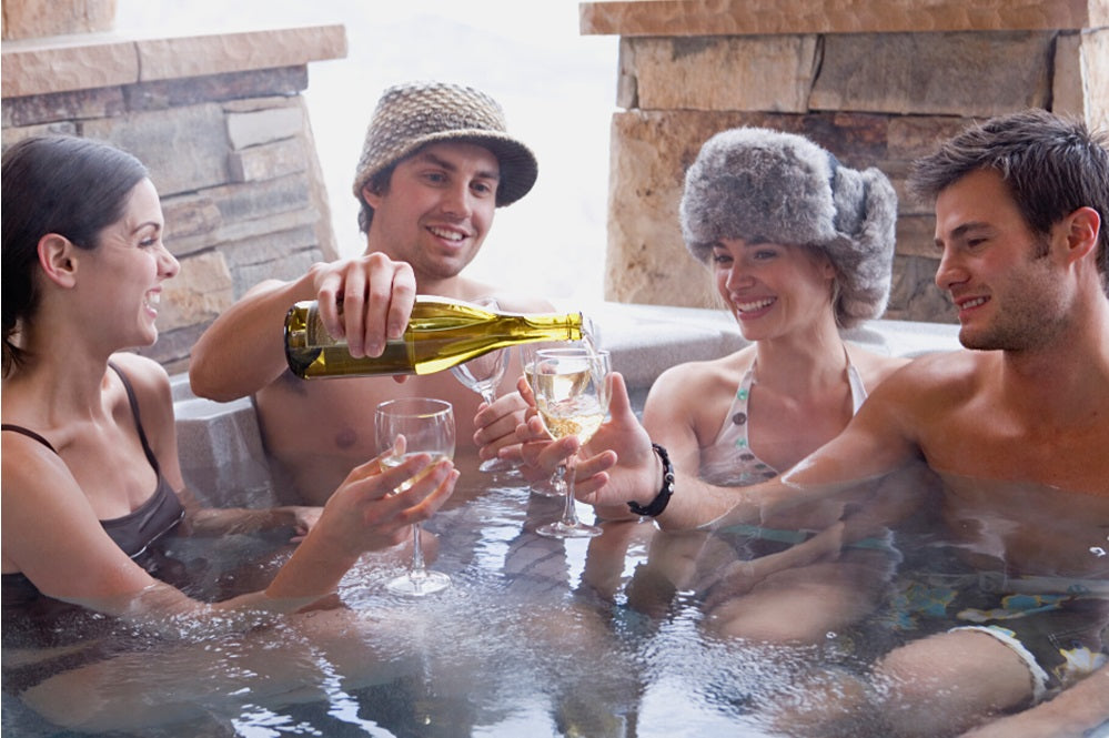 Make an unforgettable Thanksgiving party in your Buenospa hot tub