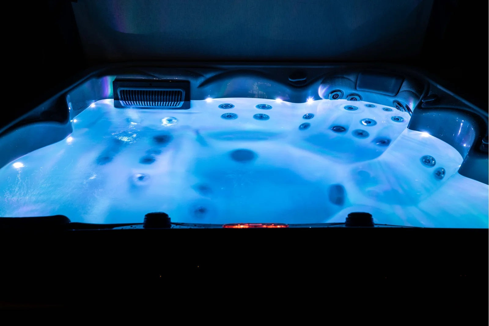 Jersey Hot Tub / Spa - for 6 persons / Buenospa - colors 3